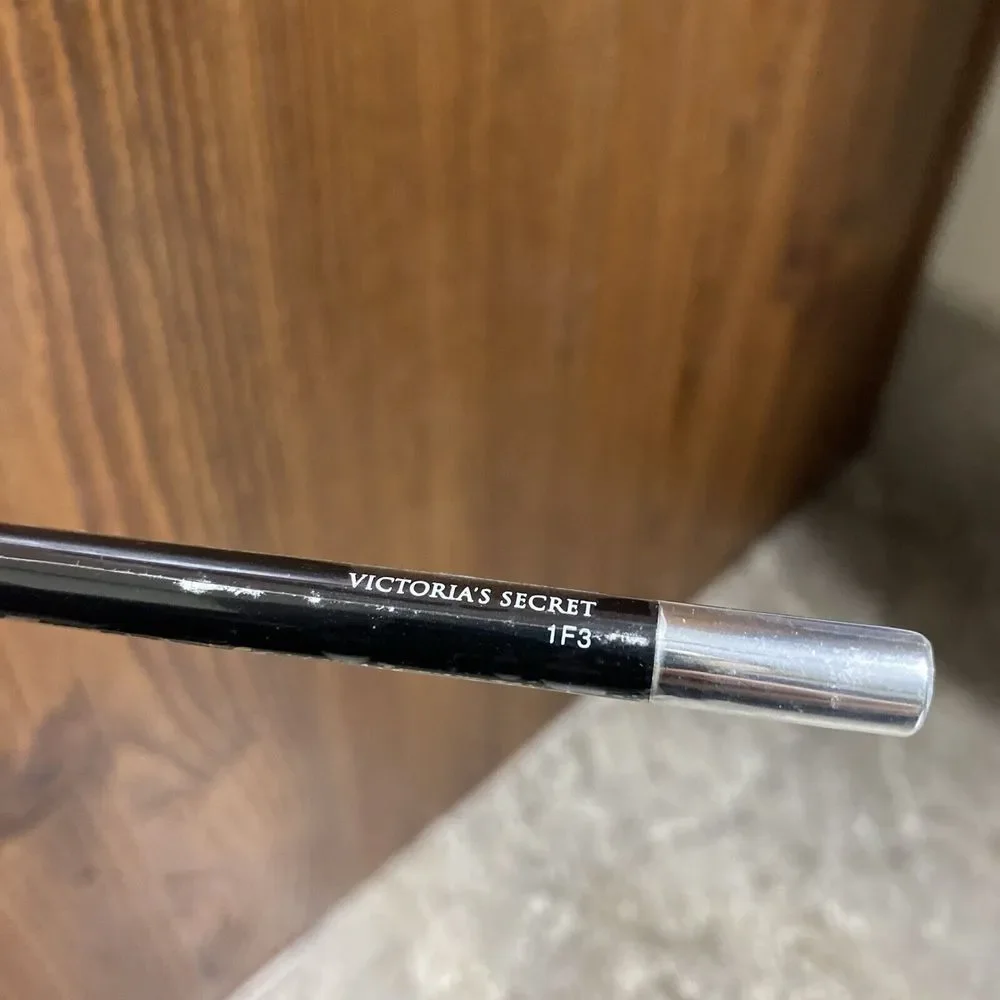 Victoria's Secret Eye Artistry Defining‎ Liner Plum Eyeliner Eye Liner Rare